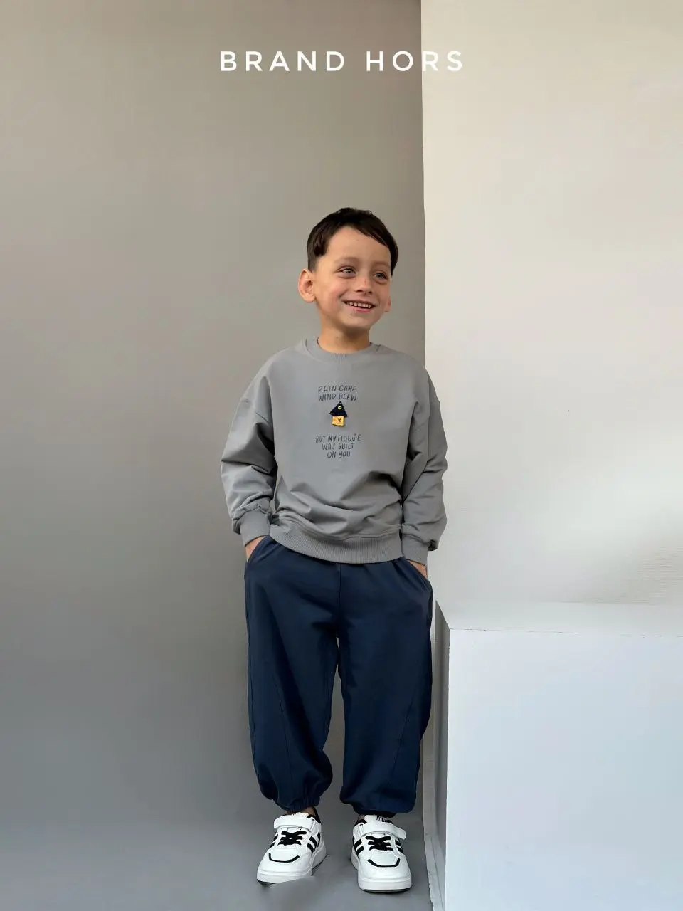 بلوز تک پسرانه طرح خانه رنگ طوسی زمستانه سایز 40-55 کد 119